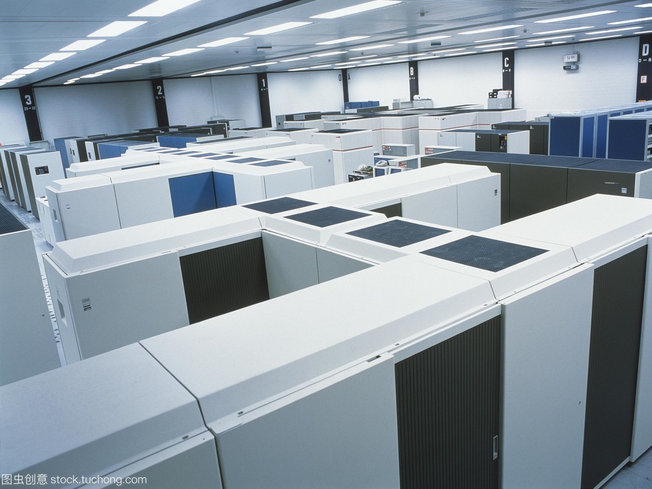 位于大众工厂的大型计算机中心。大型计算机用于处理大量的数据。